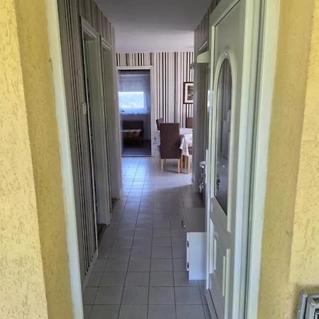 Orszag Apartmanhaz