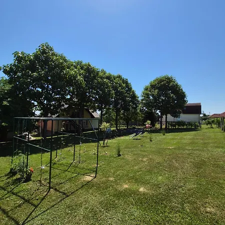 Orszag Apartmanhaz