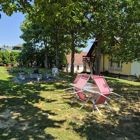 Orszag Apartmanhaz *