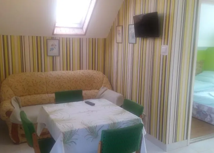 Apartment Orszag Apartmanhaz *